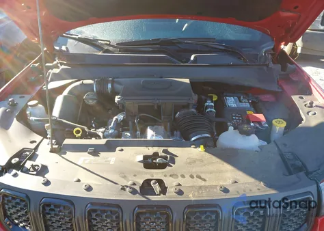 2024 Jeep Compass Latitude 4X4 z USA, uszkodzony, nr VIN 3C4NJDBN7RT600694